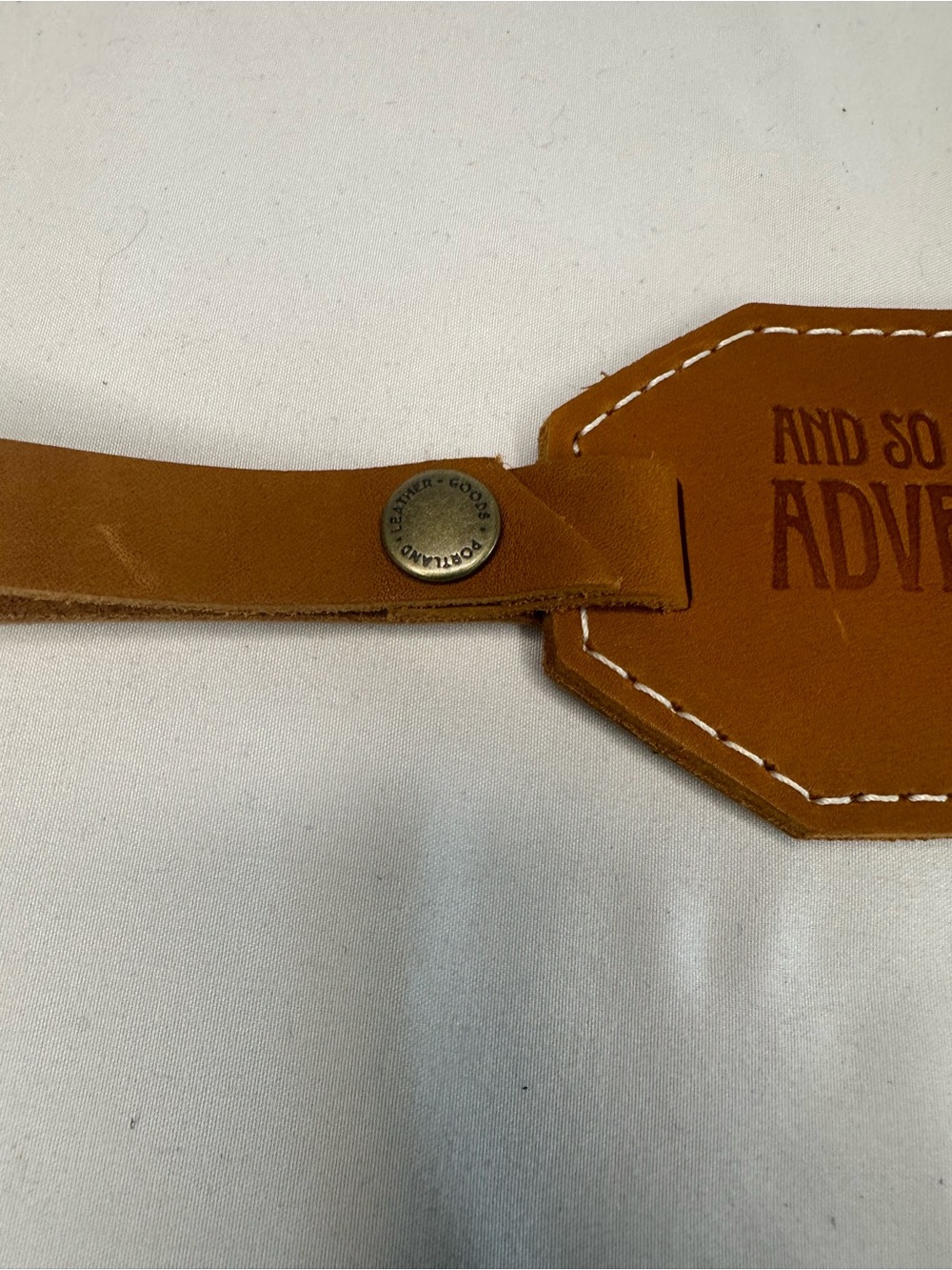 Portland Leather Luggage Tag - Tan "And So the Adventure Begins" - Picture 2 of 5